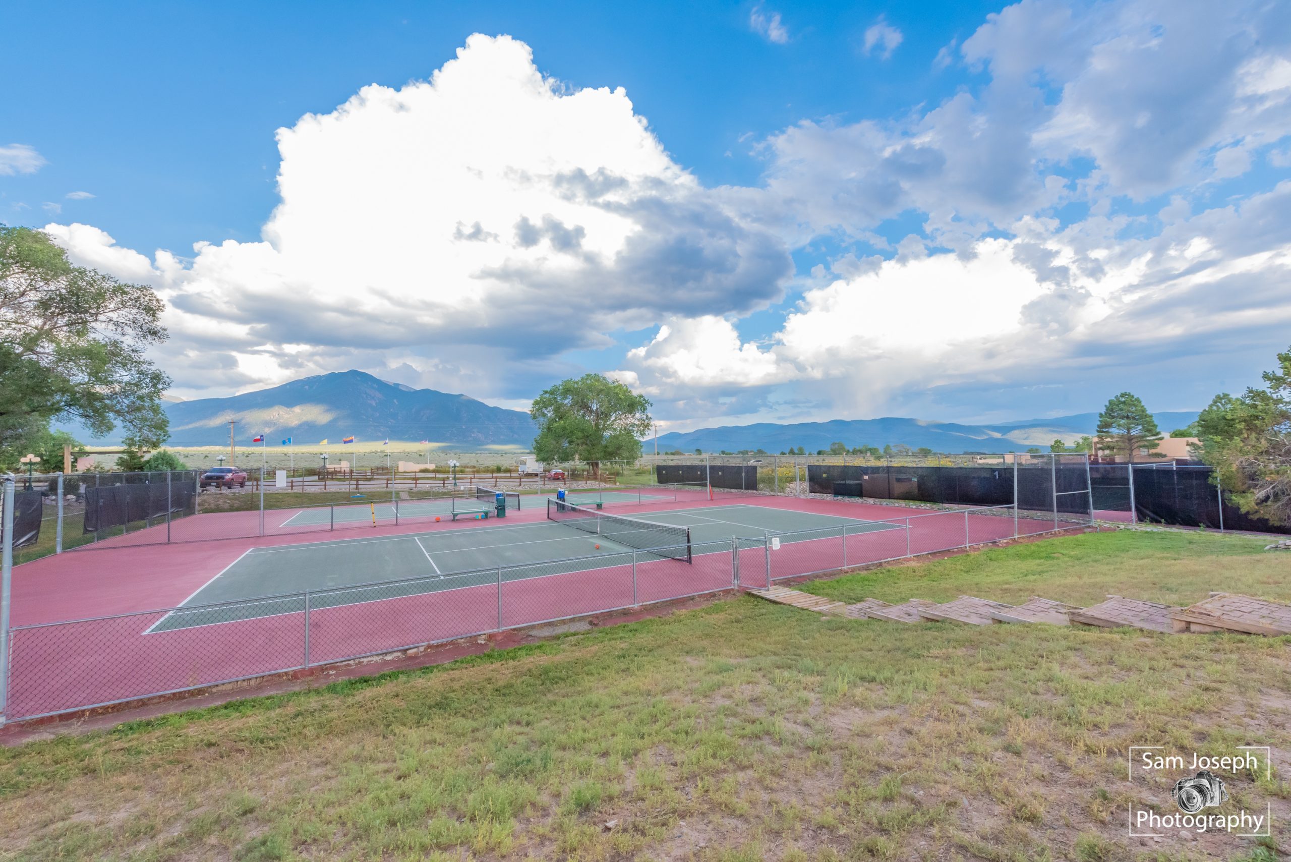 Tennis Landing
